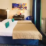 Western Anjou Lafayette 3* Parigi