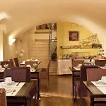 Western Anjou Lafayette 3* Parigi