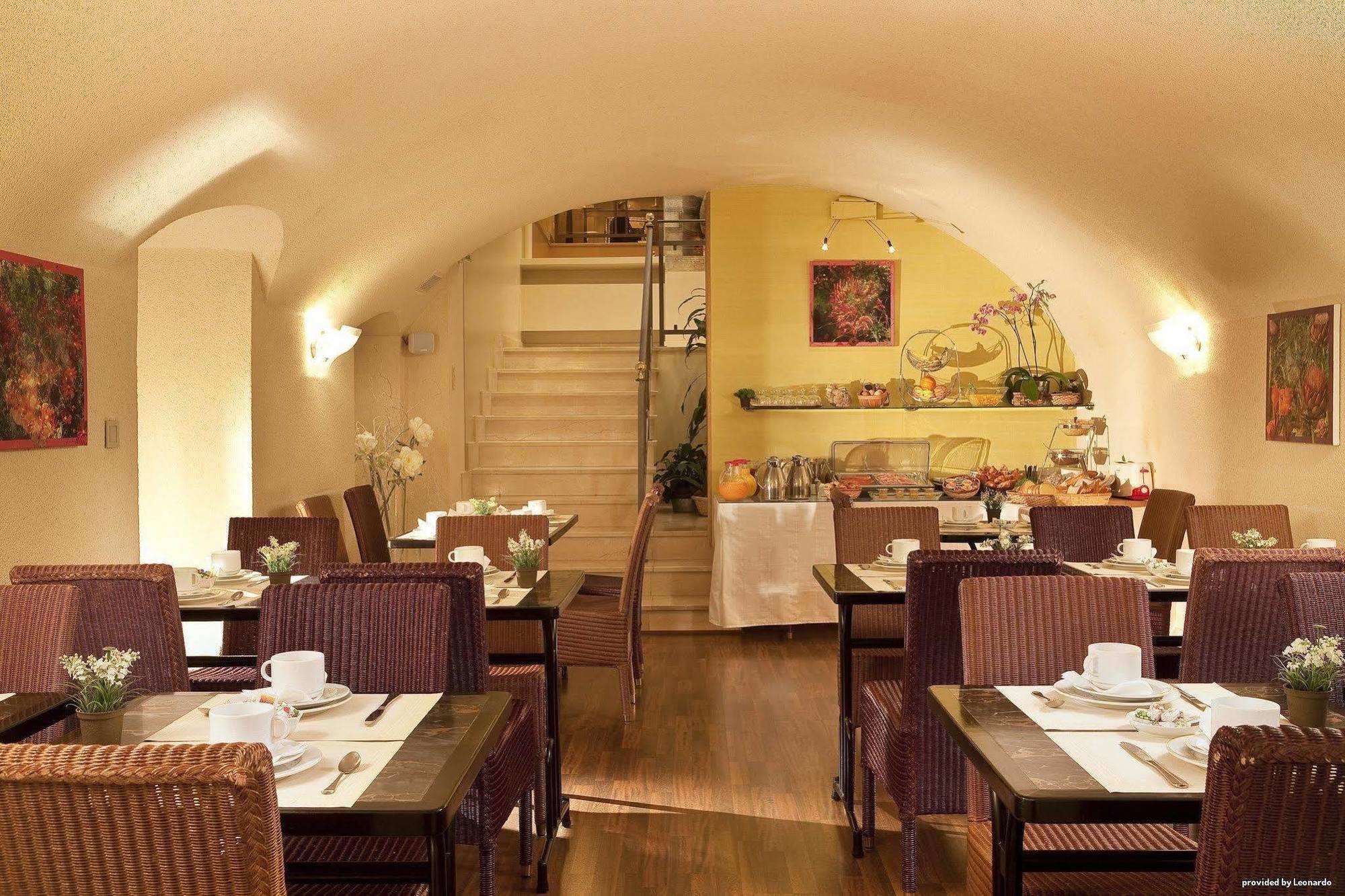 Western Anjou Lafayette 3* Parigi