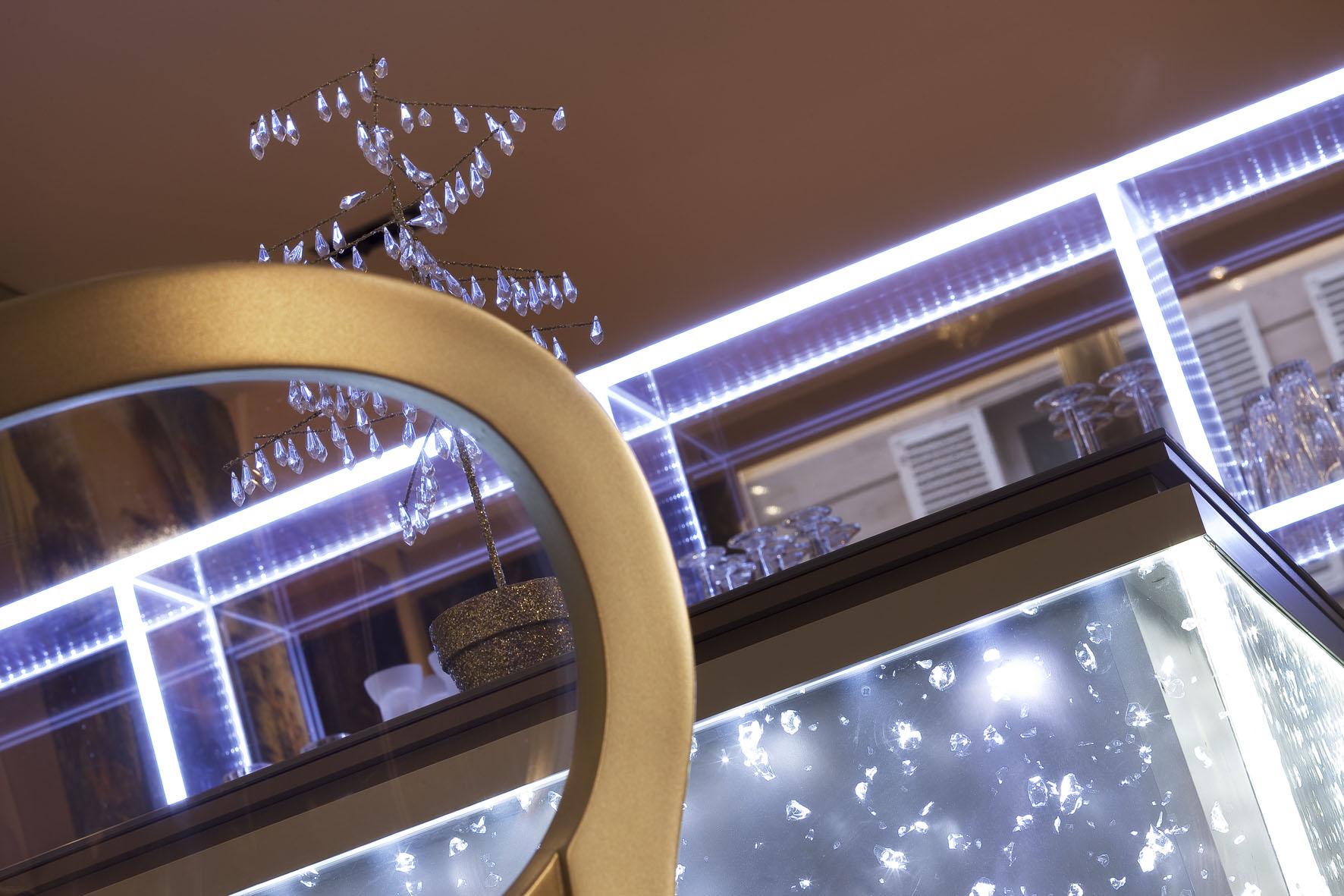 Western Anjou Lafayette Paris